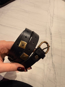 MEME ROAD - CINTURA CON BORCHIE QUADRATE NERA