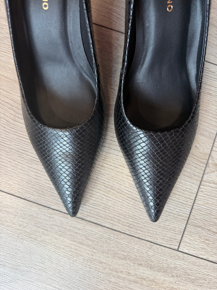 CARRANO - DÉCOLLETÉ IN PELLE EFFETTO PITONATO NERO