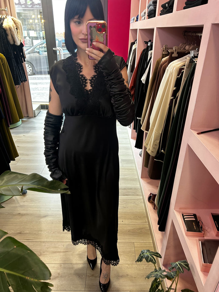 MOTEL - ABITO IN SATIN CON PIZZO