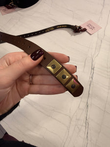 MEME ROAD - CINTURA CON BORCHIE QUADRATE MARRONE